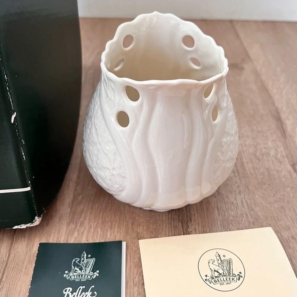 NIB 1999 Belleek‎ Snowflake Candle Holder Christmas Collection